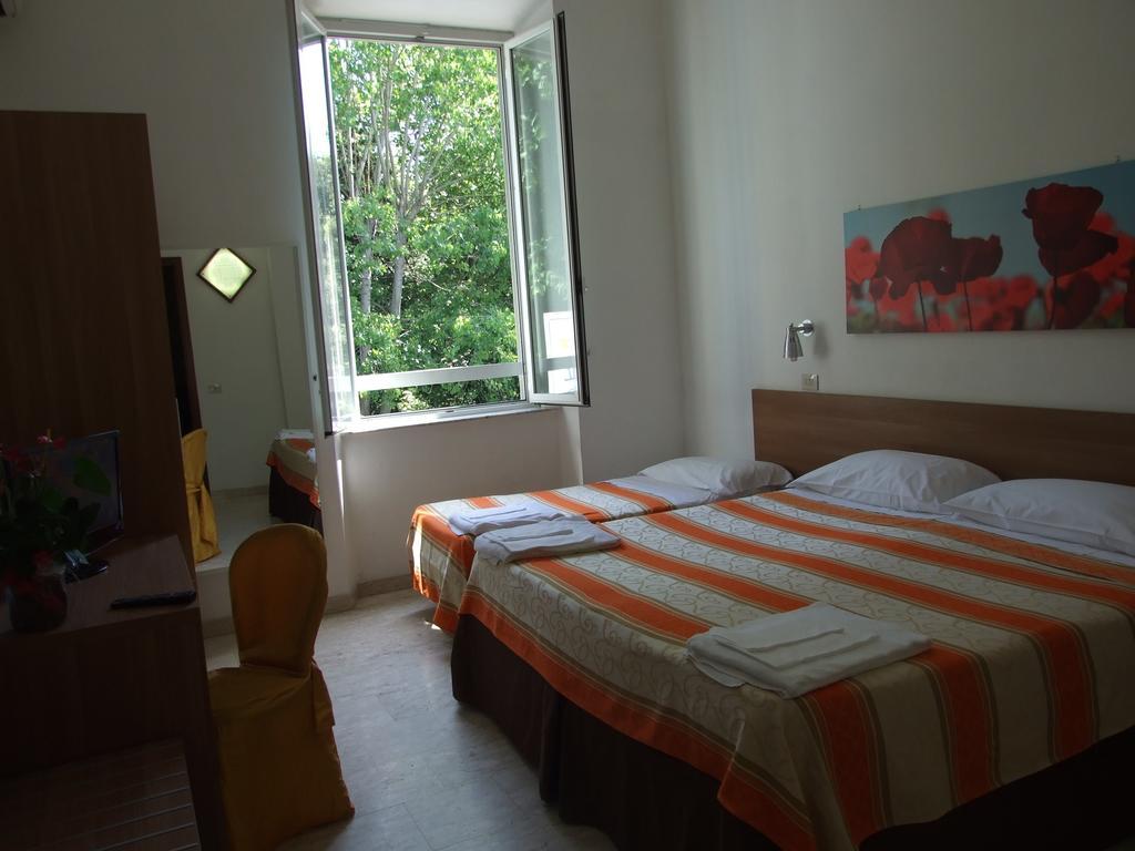 Hotel Derna Viareggio Room photo