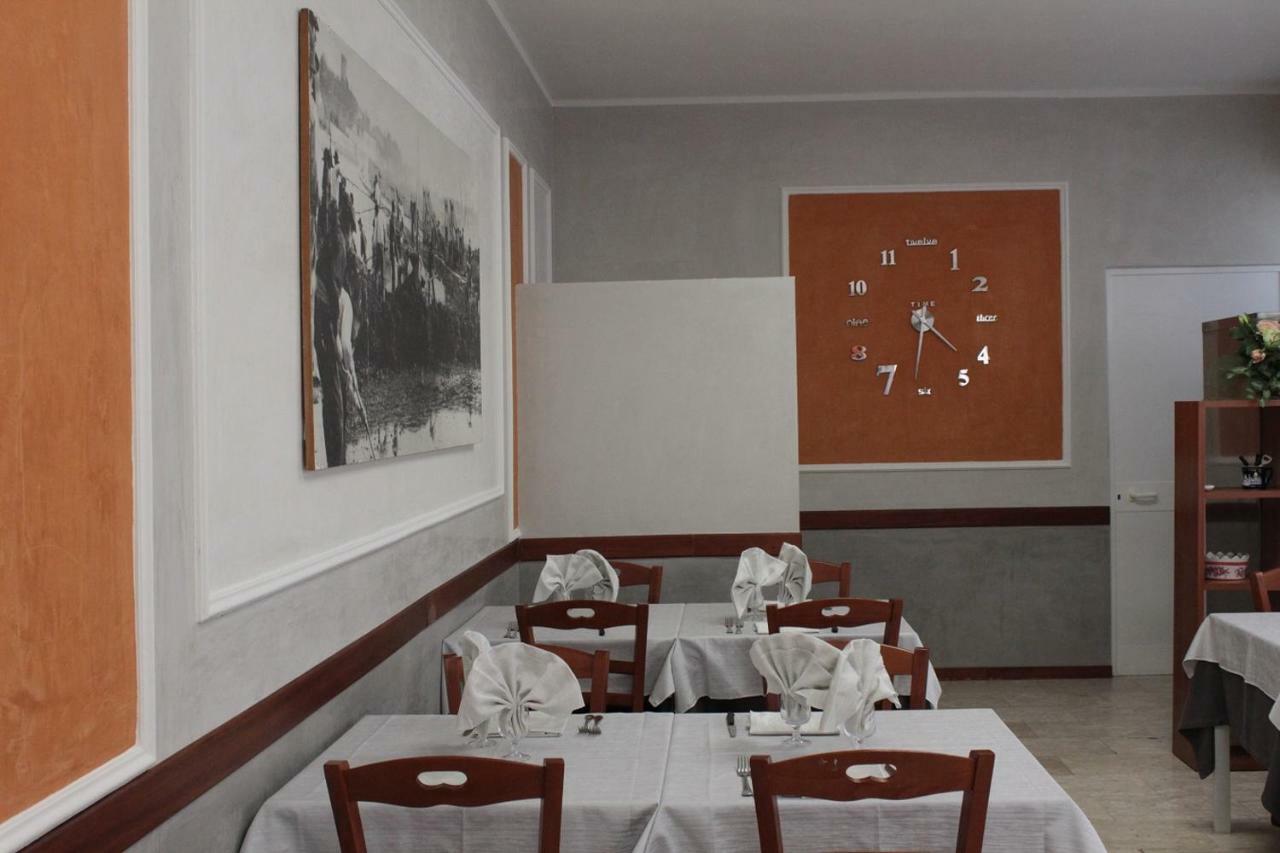 Hotel Derna Viareggio Exterior photo